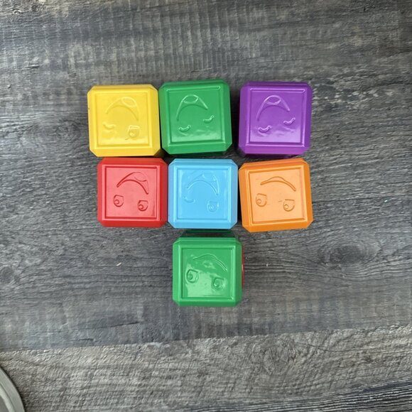 Fisher Price 7 Laugh & Learn First Words Sensory Play Blocks Baby Toy - Picture 4 of 6